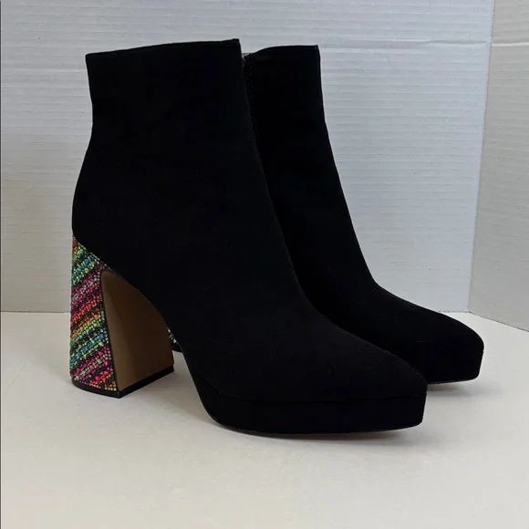 🔵”LIKE NEW” Betsey Johnson Black Ankle Boots with Colorful Heels - Picture 8 of 12